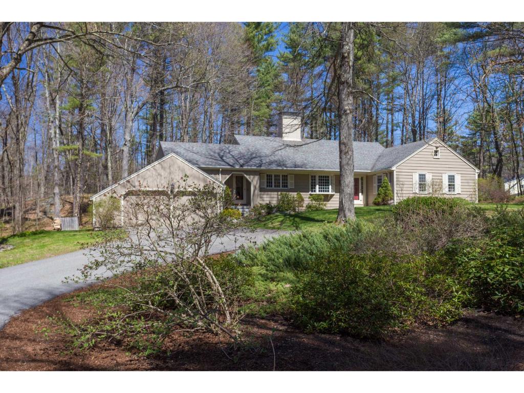 8 Split Rock Road Exeter NH 03833 in county MLS 4489820 offered at