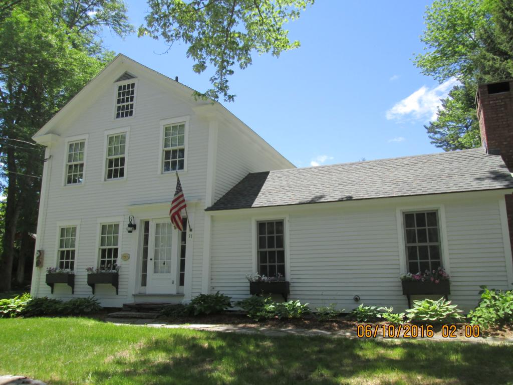 Location! Move-in condition. Quiet edge of town,...