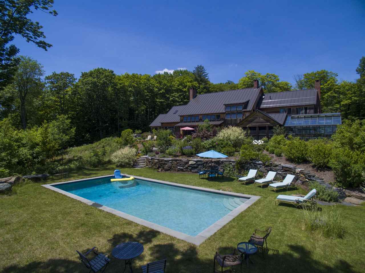 PINE HILL FARM, is an Award winning Vermont Tree...