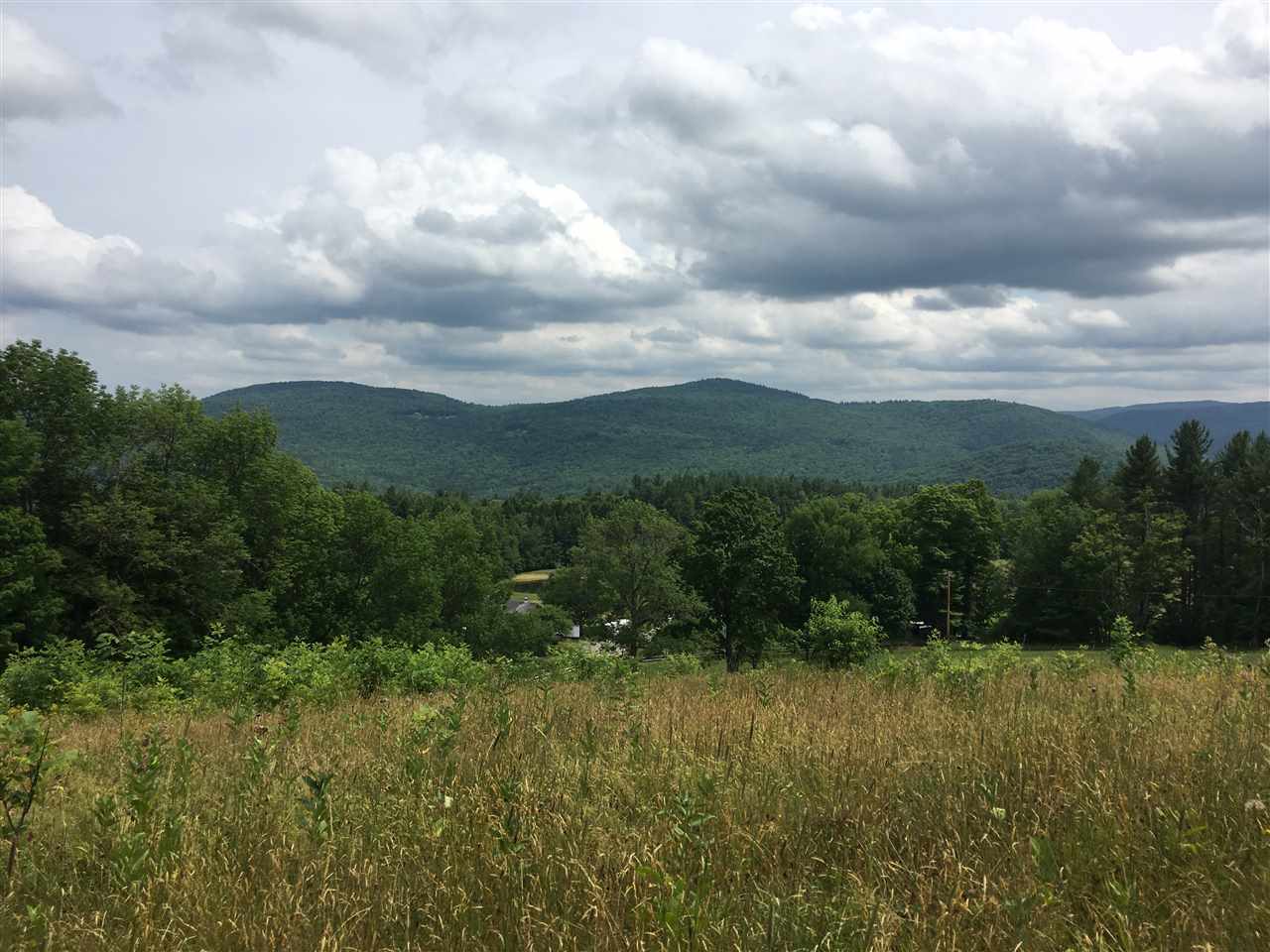 Enchanting long view over nearby mountains. Open...