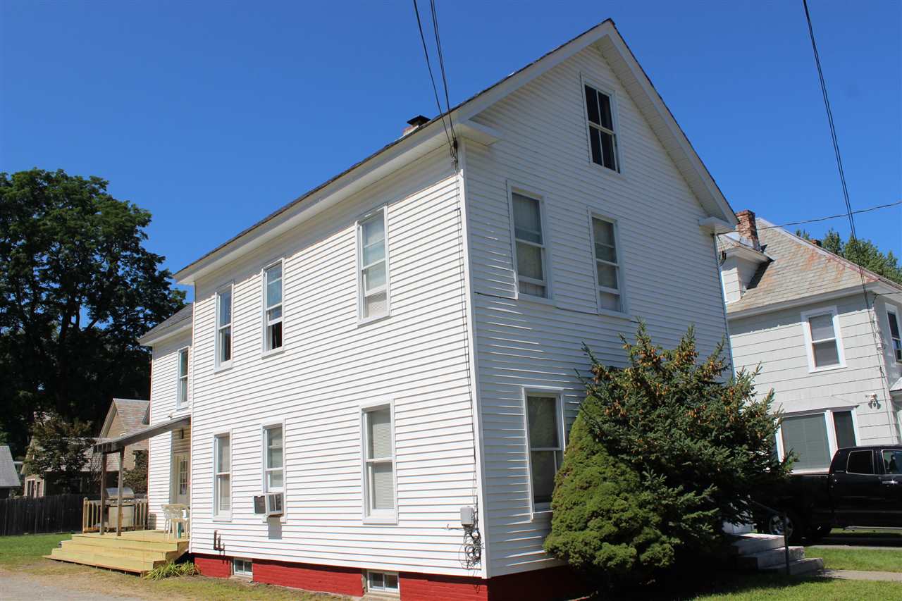 What a great opportunity to live on one floor in...