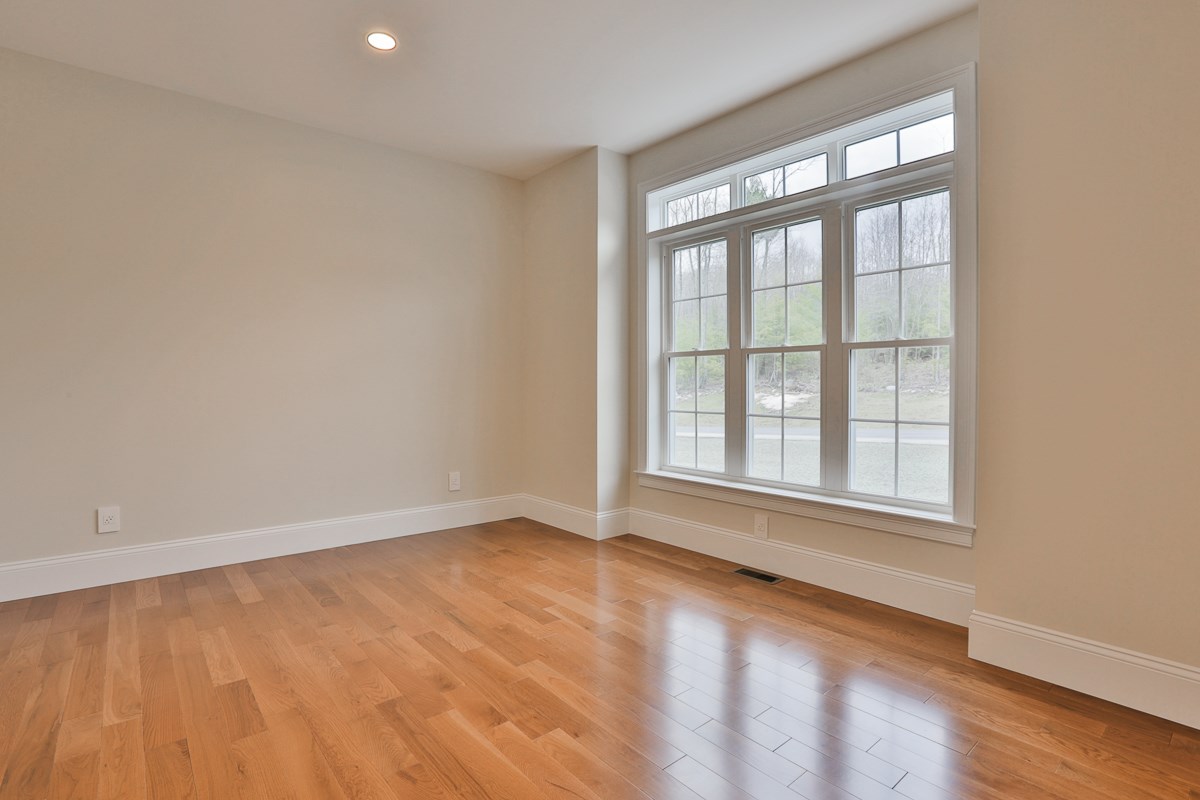 11 Wildwood Drive Brookline NH 03033 in Hillsborough county MLS