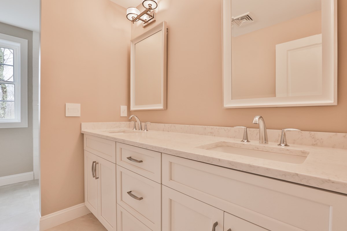 11 Wildwood Drive Brookline NH 03033 in Hillsborough county MLS