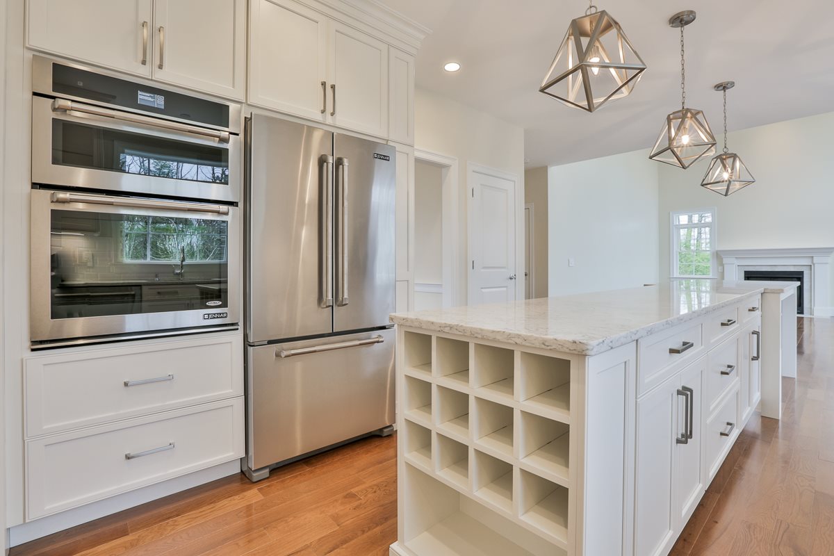 11 Wildwood Drive Brookline NH 03033 in Hillsborough county MLS