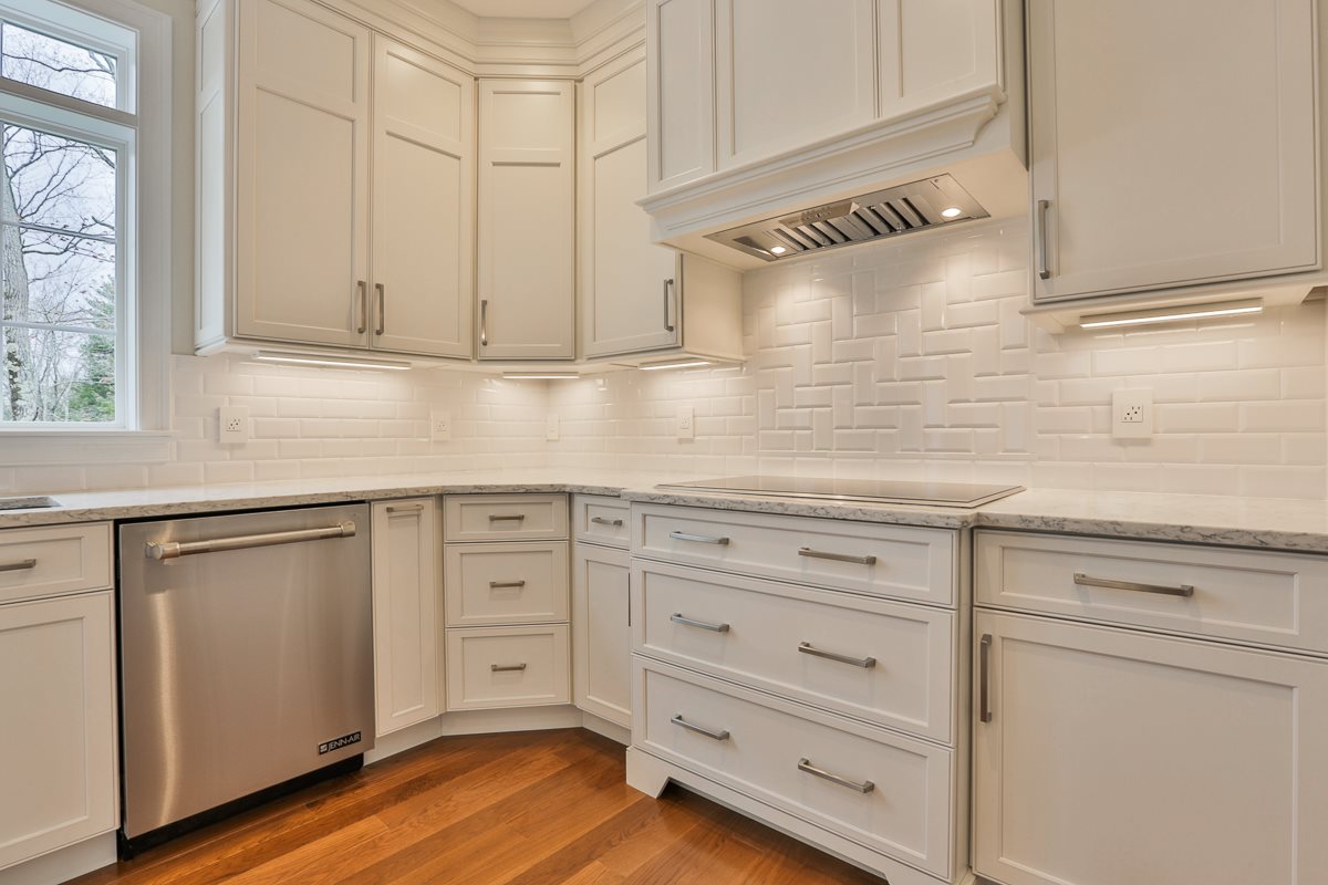 11 Wildwood Drive Brookline NH 03033 in Hillsborough county MLS