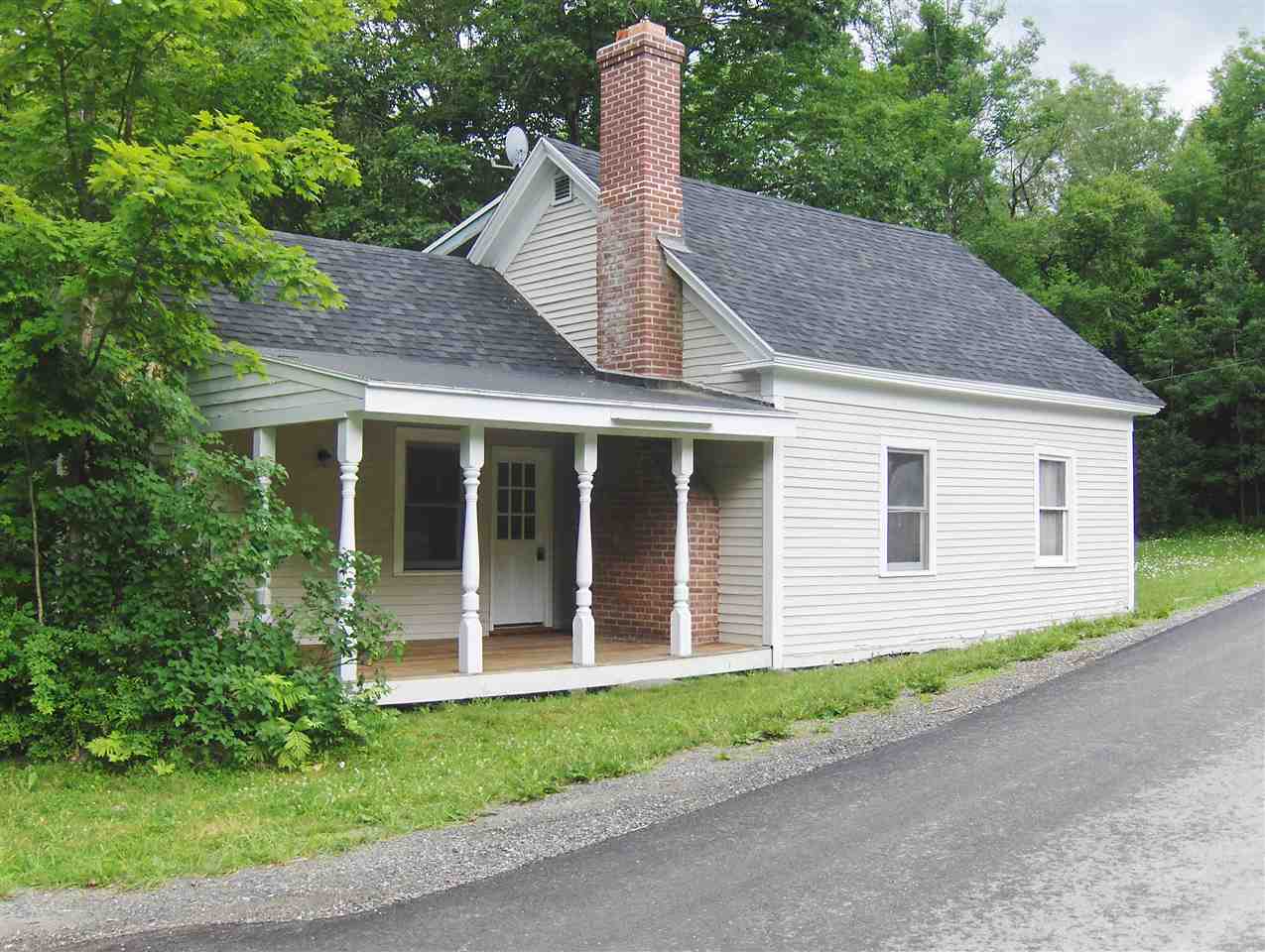 Sweet Brook Side Cottage located in Goose City. ...