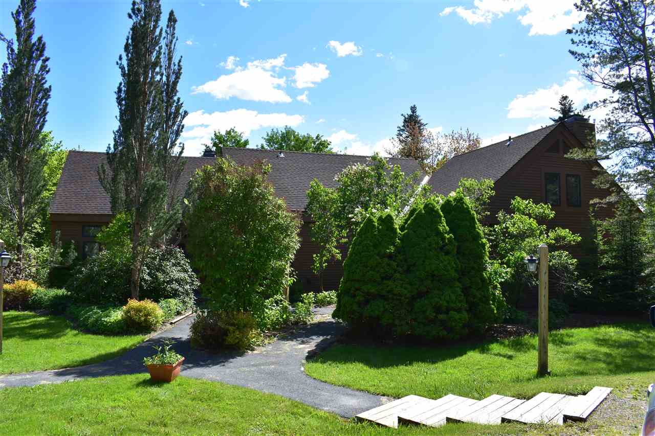 This end-of-row townhouse has a great location at...