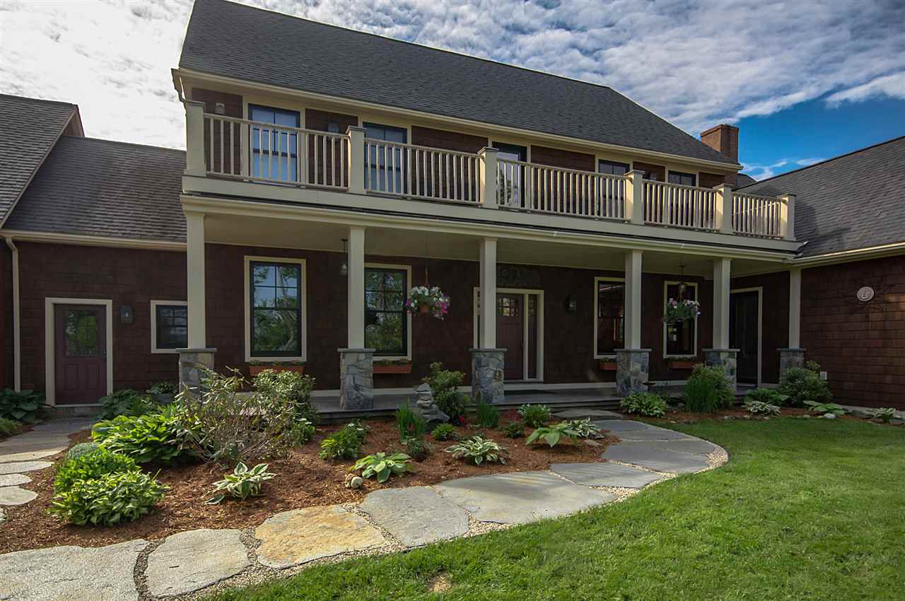 Incredible Post and Beam. Rustic country elegance...