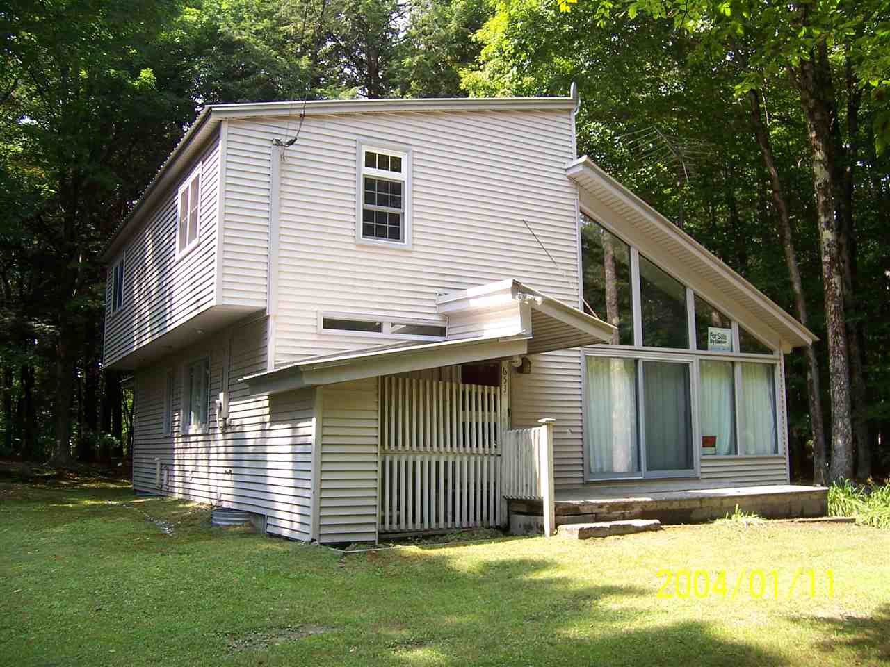 This is a wonderfully well maintained, immaculate...