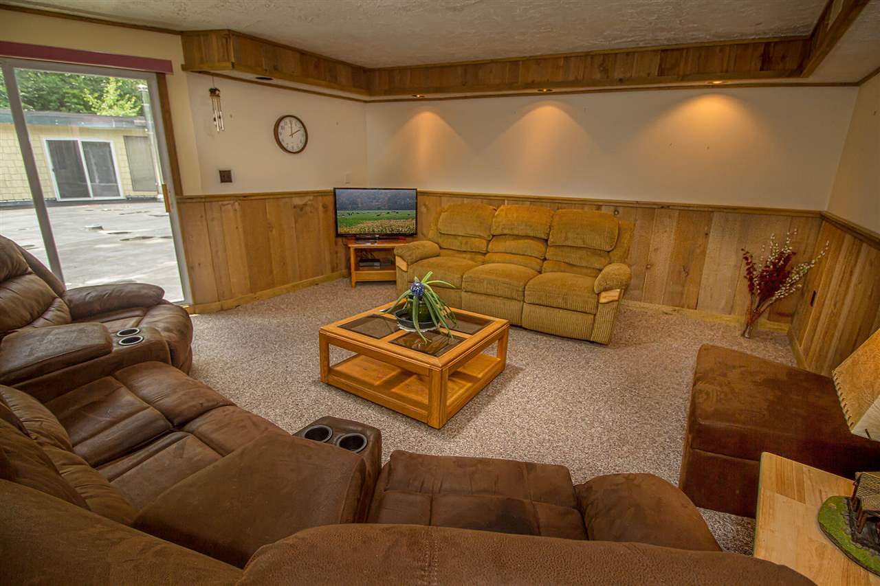 Great location near skiing at Mount Snow and The...