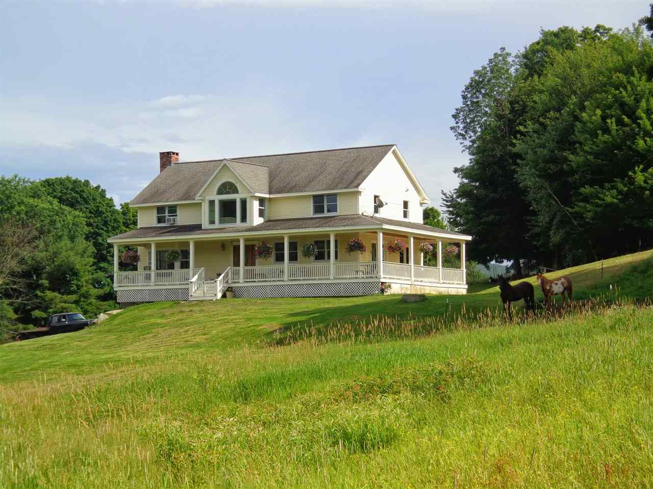 Pomfret VT Home for sale $325,000