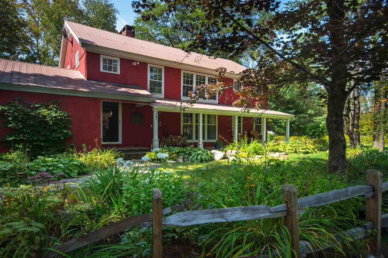This spacious Grafton home boasts 4 bedrooms, 3...