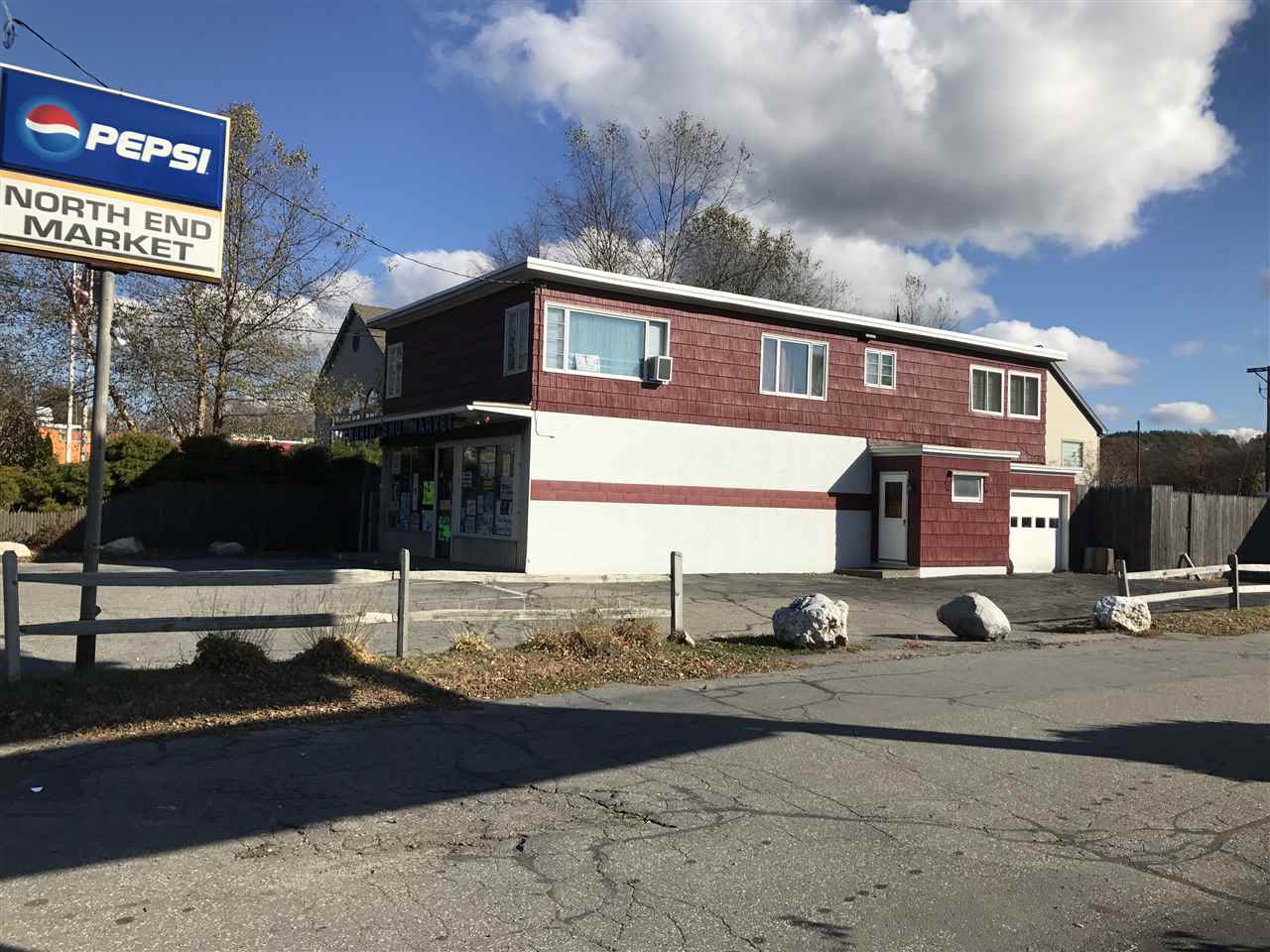 Highly Visible Retail location in the heart of...