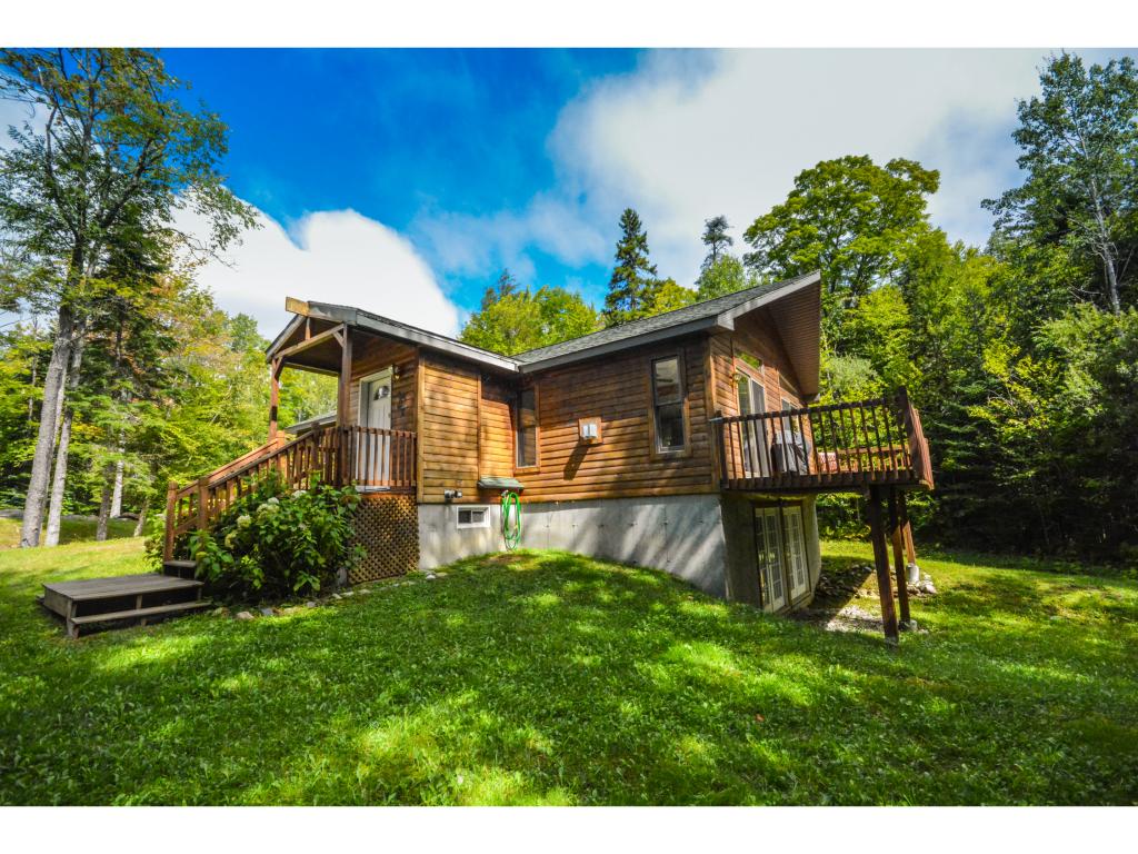 What a gem! This meticulously maintained log...