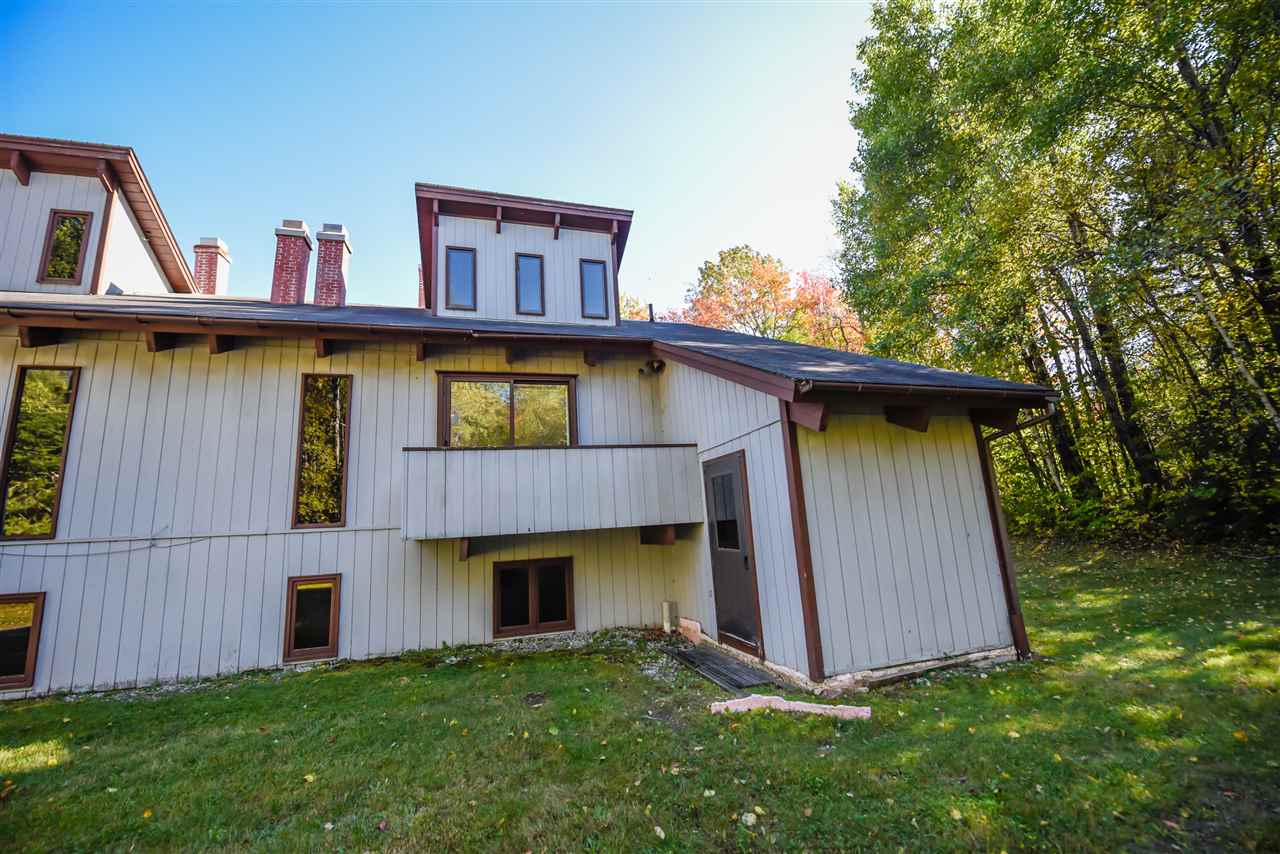 Charming unit at Fox Meadow just a mile south of...