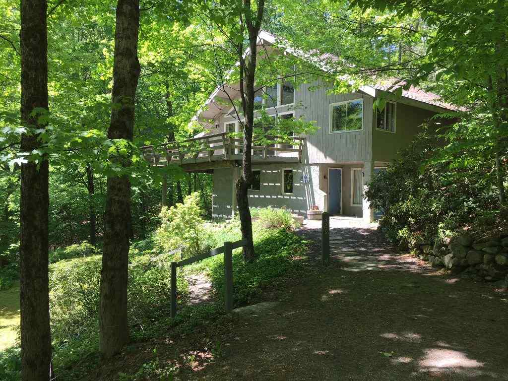NEW PRICE! Close to Magic Mountain and Resort...