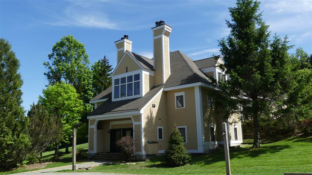 One-of-a-kind Mountain Meadows condominium,...
