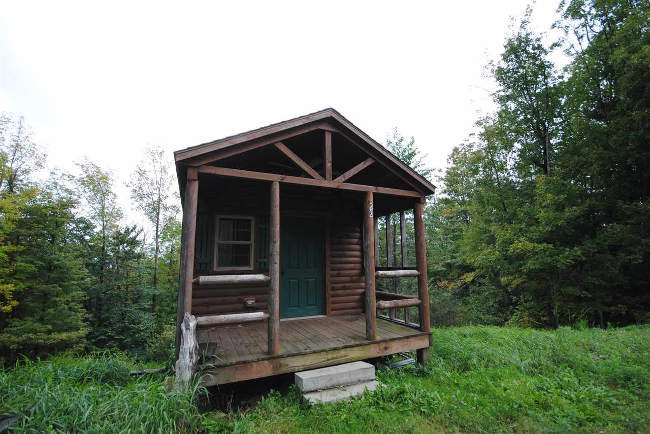 Charming one bedroom log cabin on 1.1 acre with...