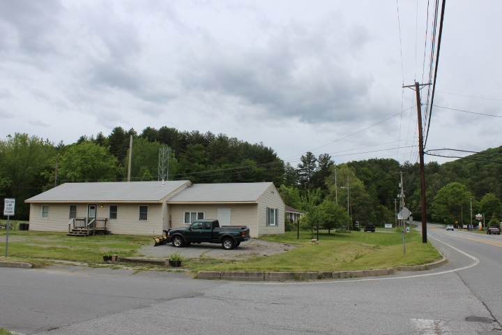 The possibilities abound!! This West Brattleboro,...