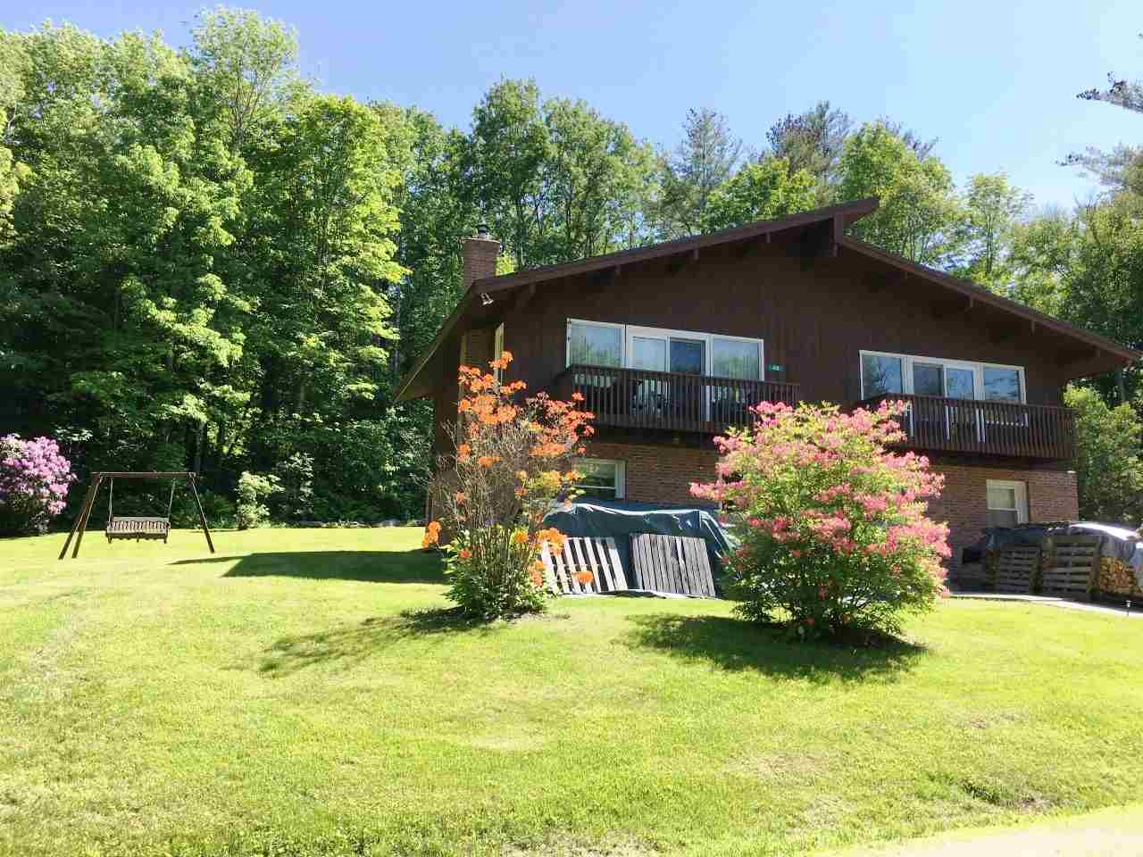 Very nicely maintained side-by-side duplex in the...