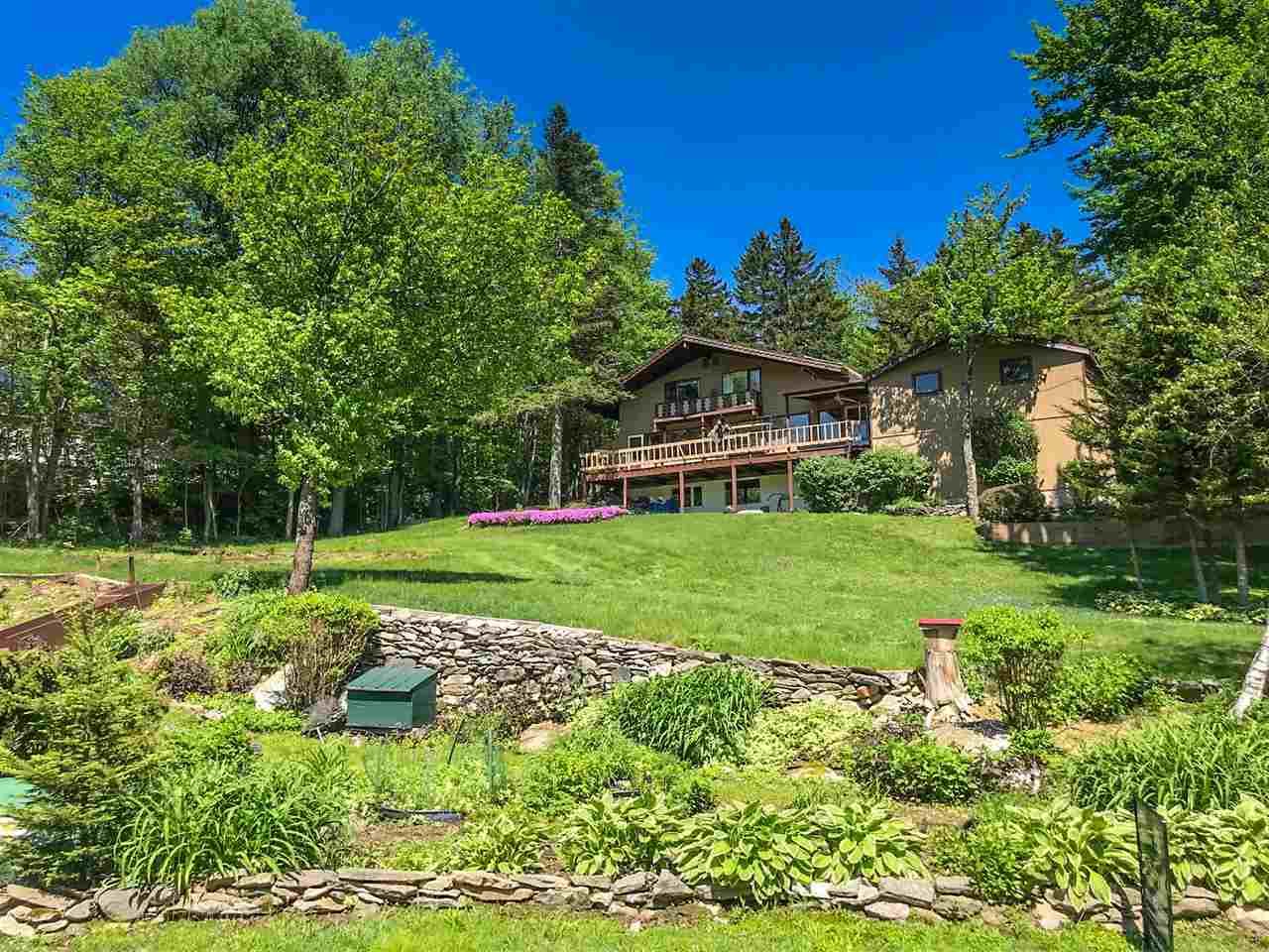 This expansive home with additional apartment...