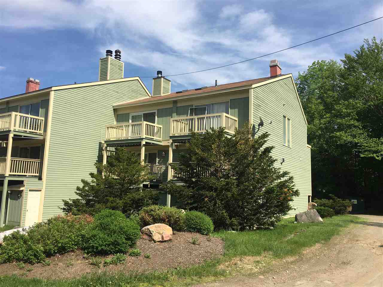 Great Location & Turnkey condition!! Minutes to...