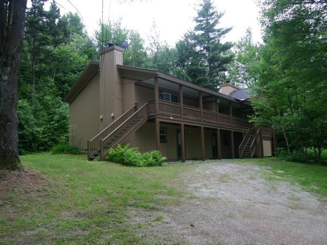 A starter condo. This is a great to own your...