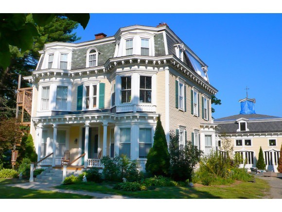 Eclectic and Creative Condo. Inspirational...
