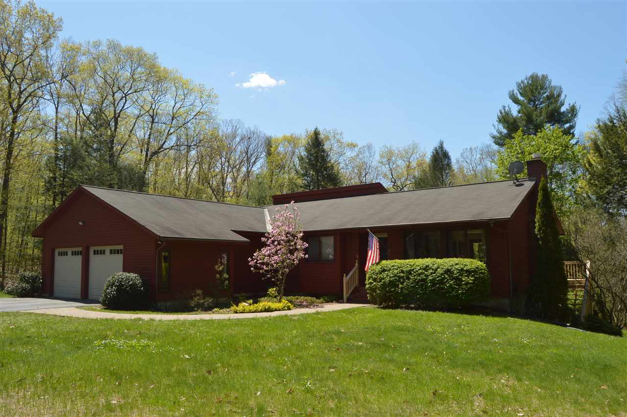 This meticulously well maintained modern home has...