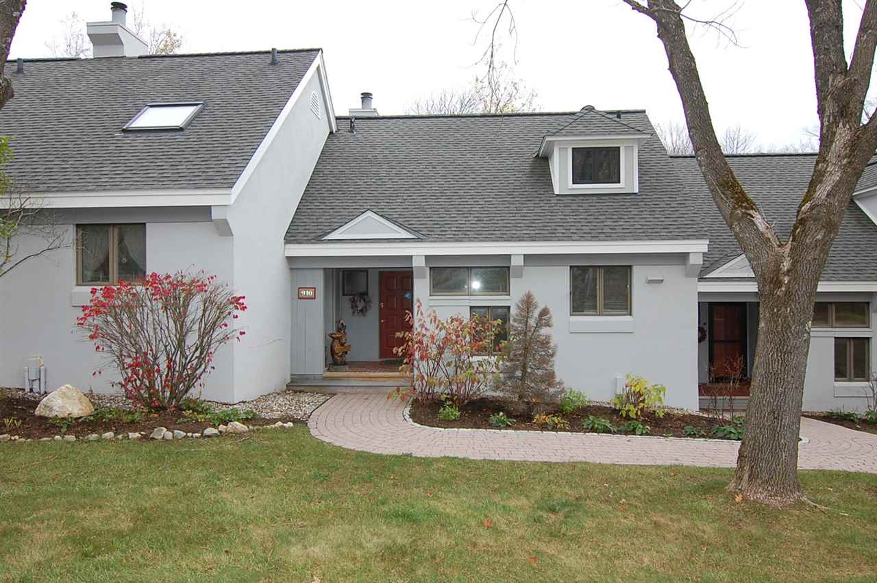 Tasteful three bedroom two and half bathroom town...