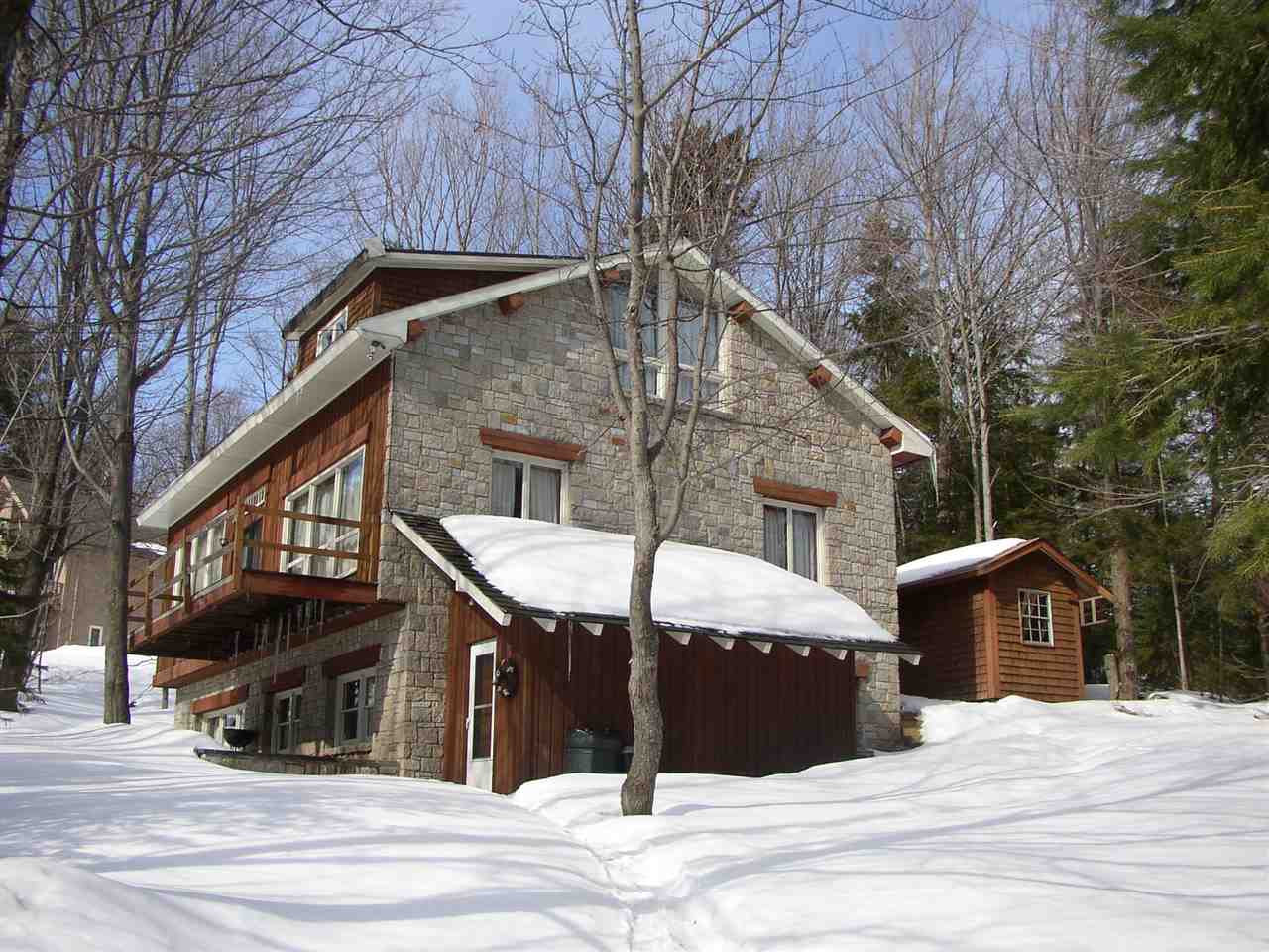 LOCATION LOCATION LOCATION!! Perfect ski home...