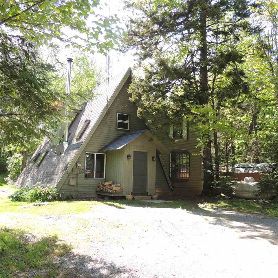 Great Family House!!! This 5 bedroom 3 bath...