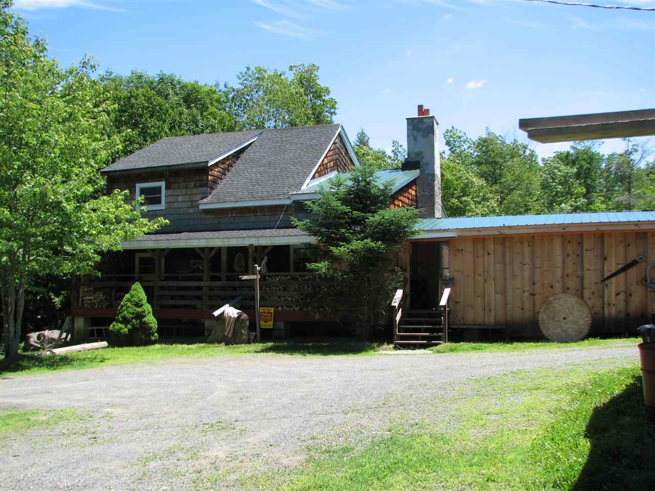Cozy 3 bedroom country cabin on your own 22...