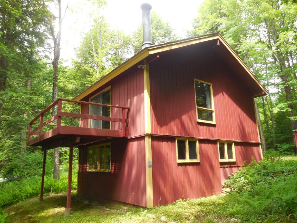 Well maintained home in a very convenient...