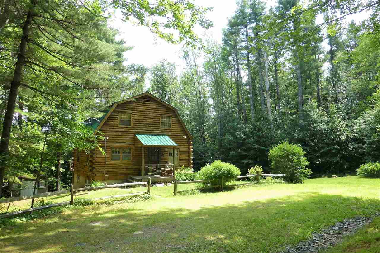 Adorable cabin offers pleasing floor plan for...