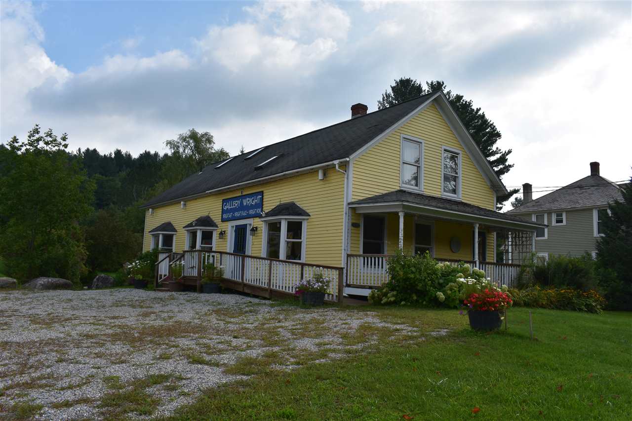Attractive commercial building on scenic and...