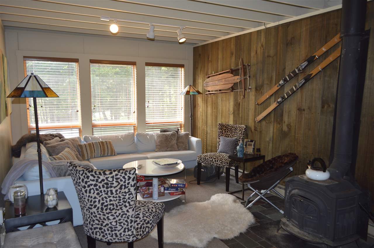 Great location just minutes to Mount Snow! Nicely...