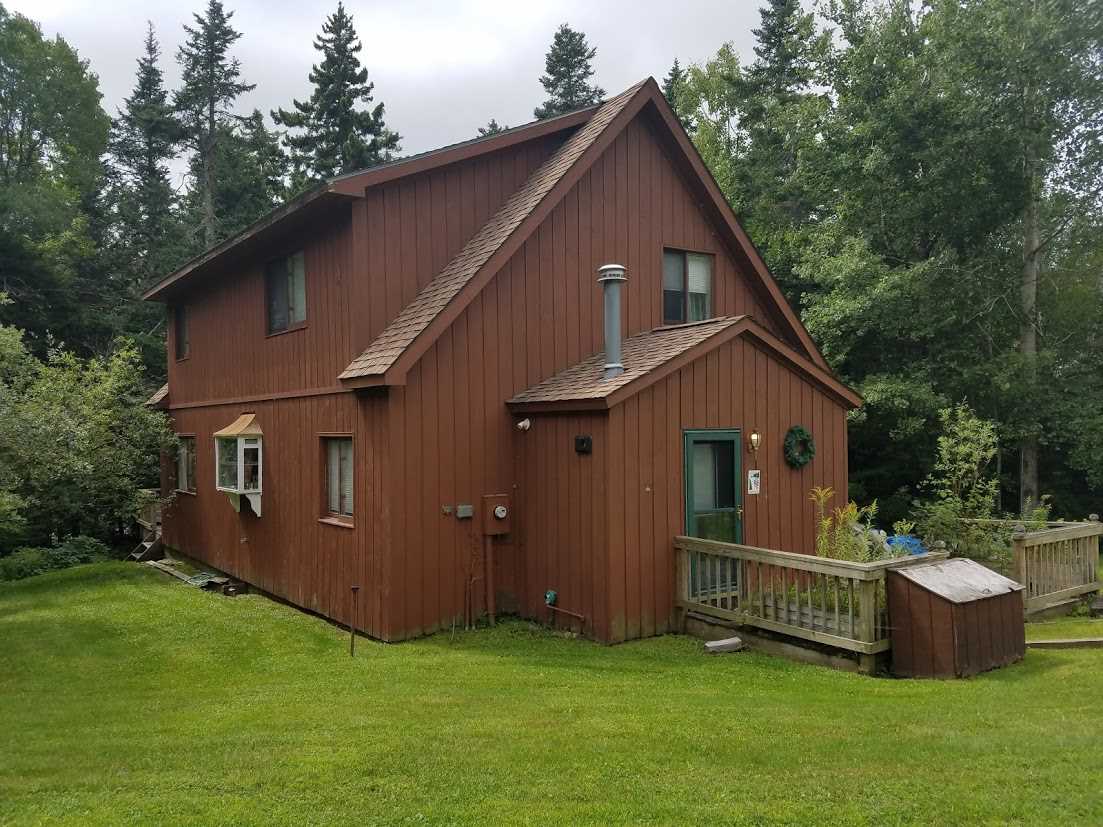 4 Bedroom, plus large sleeping loft, 3 bathroom...