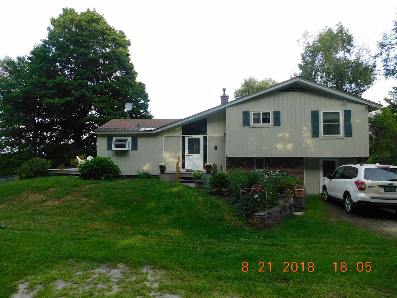 Beautiful setting! This spacious three bedroom...