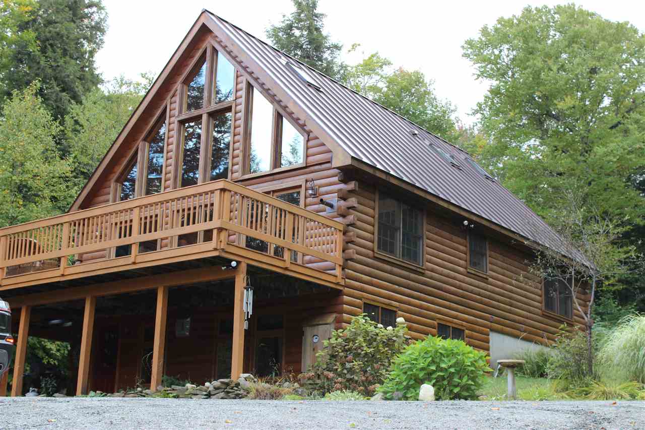 Turnkey property with nearly 3,000 square feet...