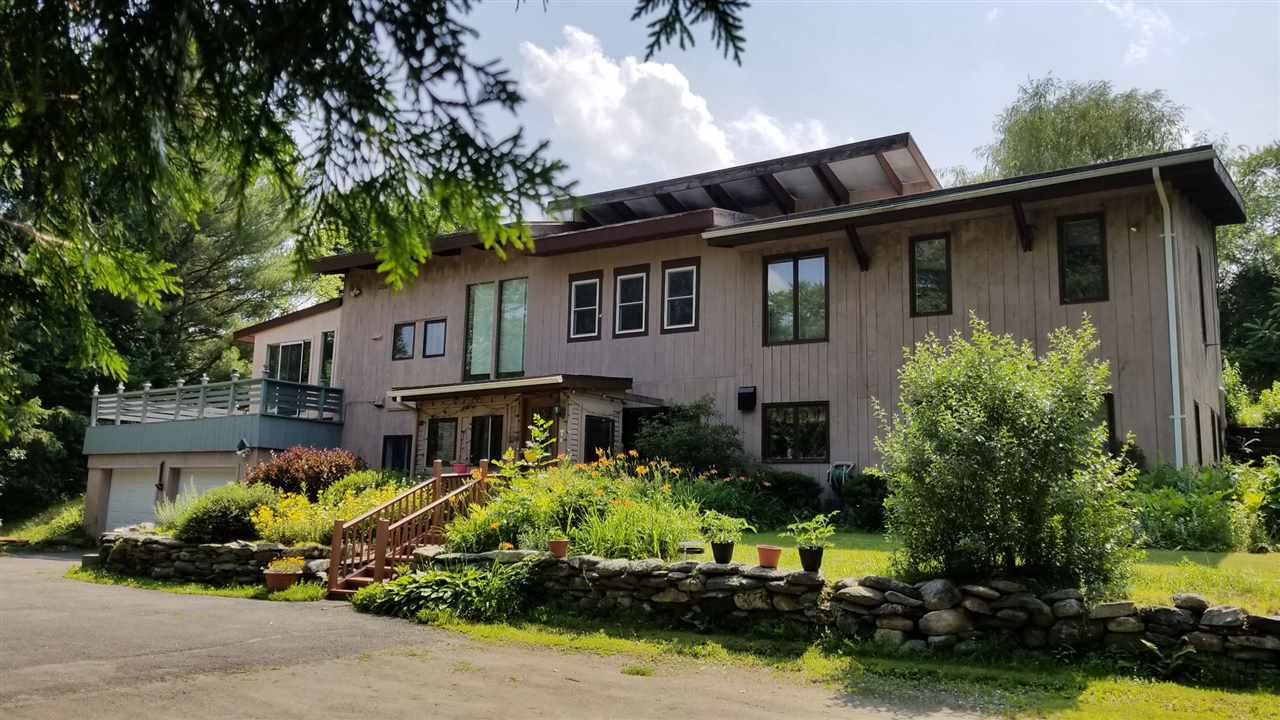 Spacious light filled contemporary in fantastic...