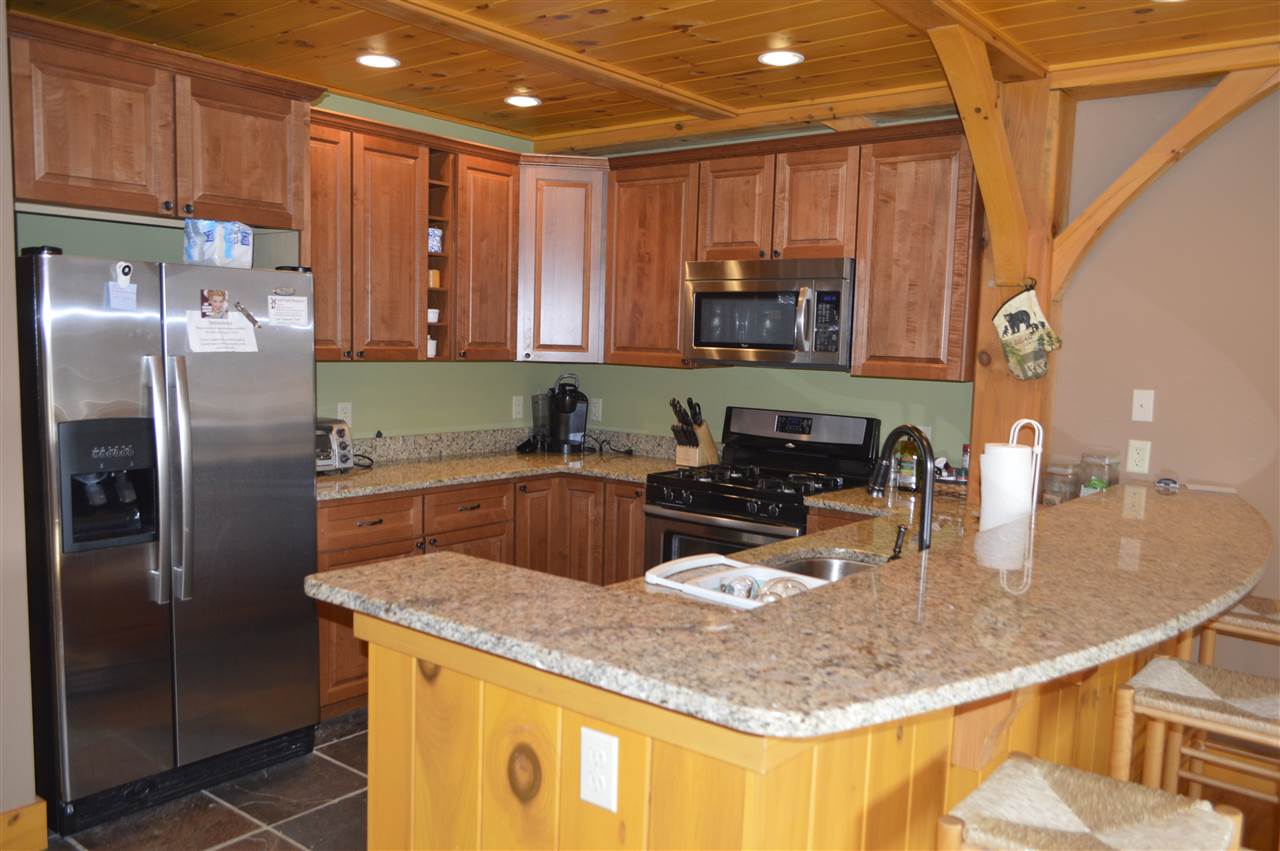 Beautiful Post and Beam townhome within walking...