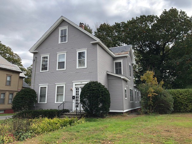 Nice location! Walk to downtown, school, park and...