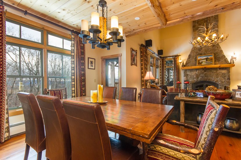Beautifully appointed Adirondack style town home...