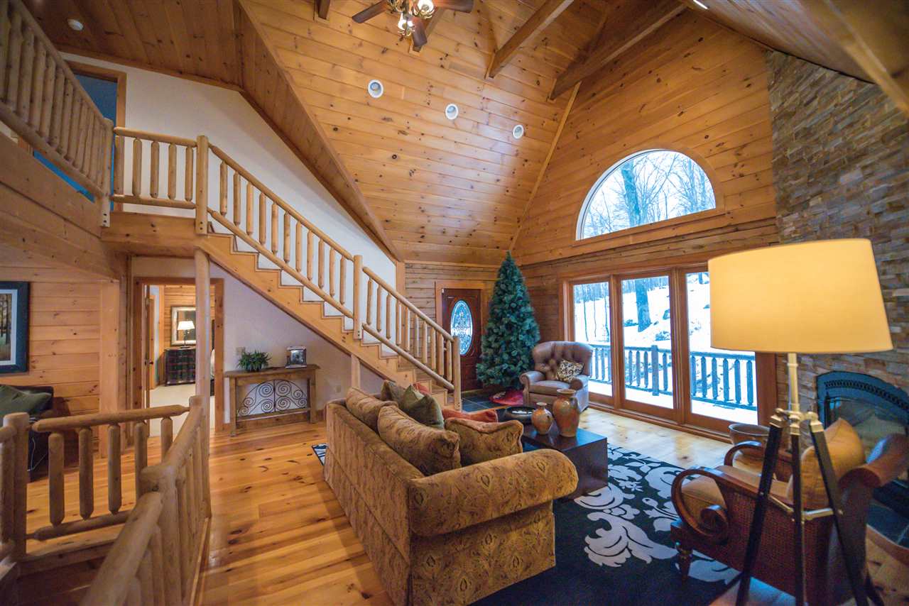 What a spectacular combination! A spacious yet...