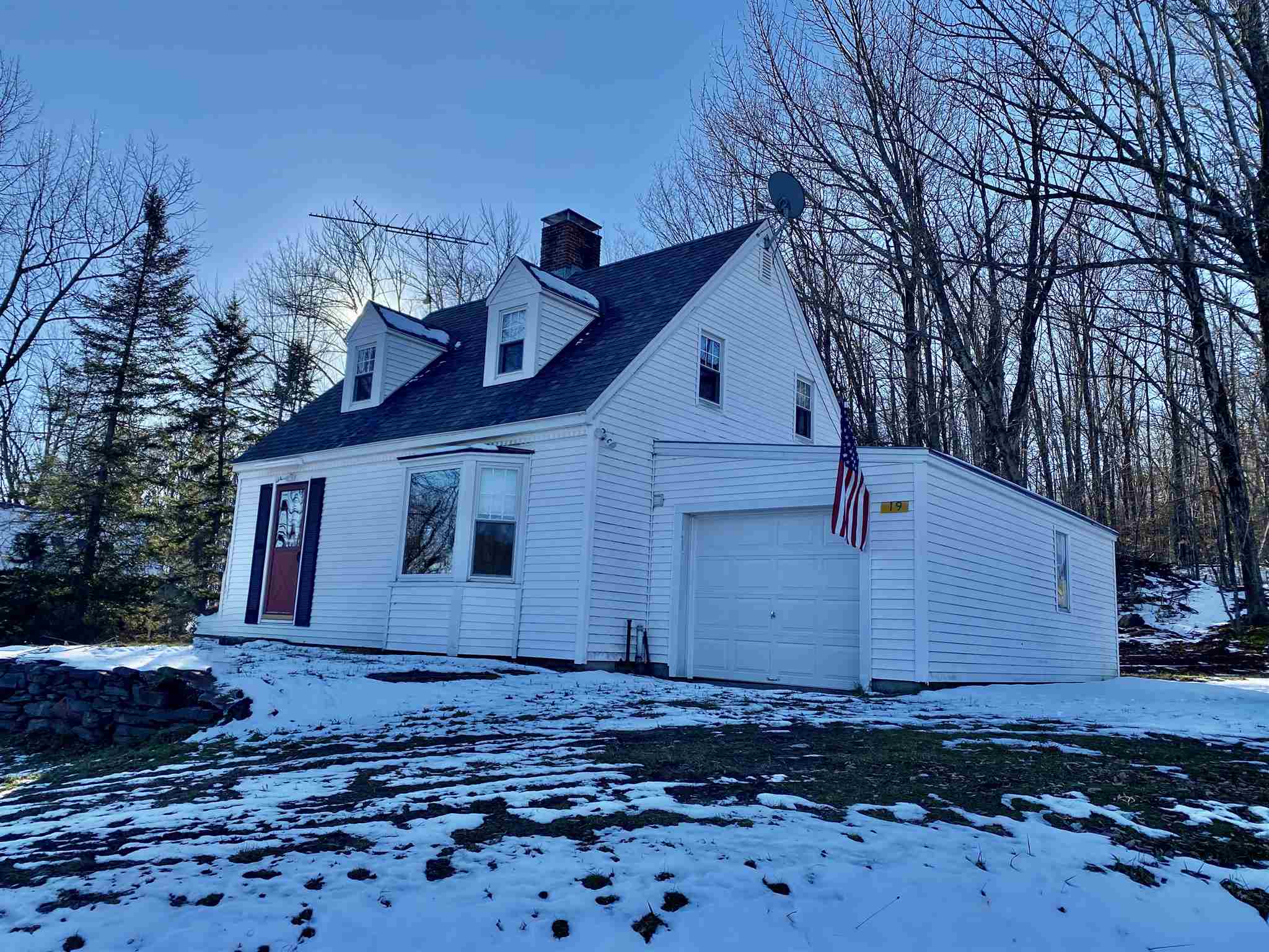 Windham Gem! Classic New England cape on a...