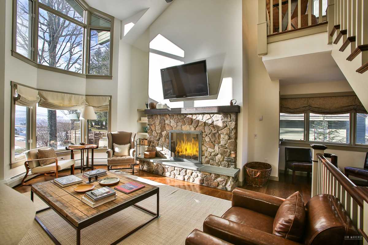 This extraordinary luxury renovation in an...