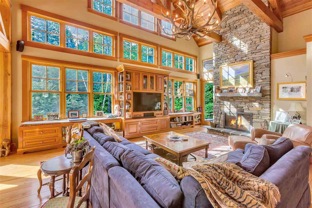 Exceptional mountain estate with post and beam...