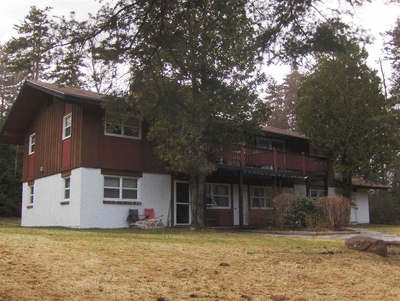 Recently renovated inside, floors,...