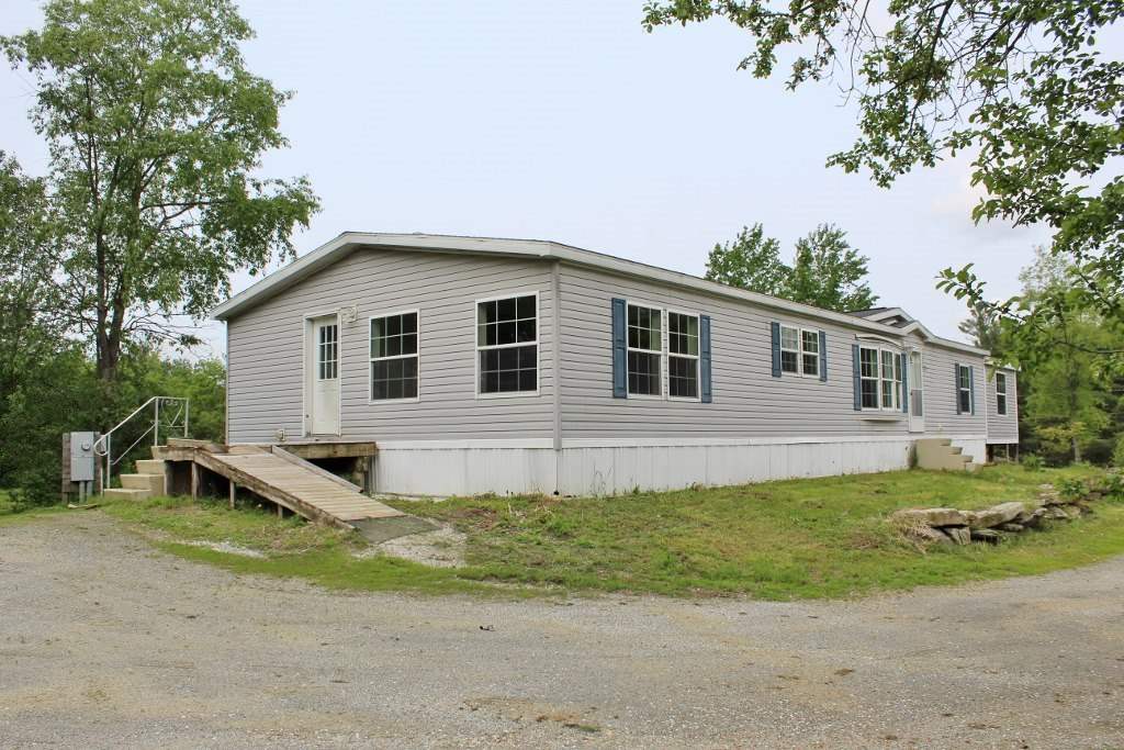 2007 Manufactured home with addition offers lots...